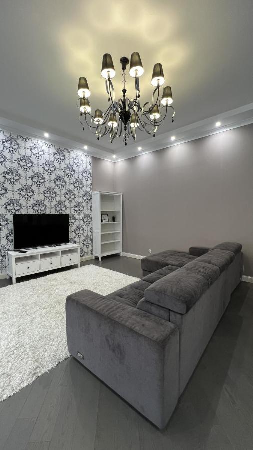 Hotel Manica Esentai City Alma-Ata Buitenkant foto