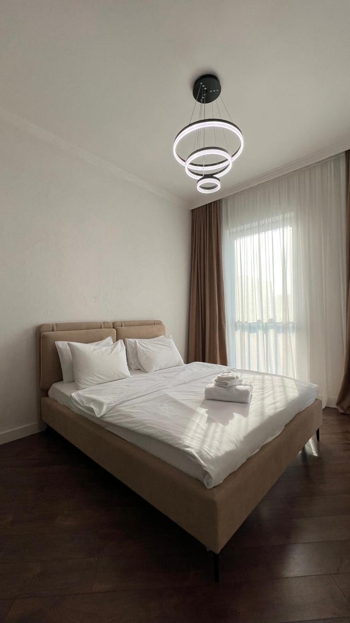 Hotel Manica Esentai City Alma-Ata Buitenkant foto